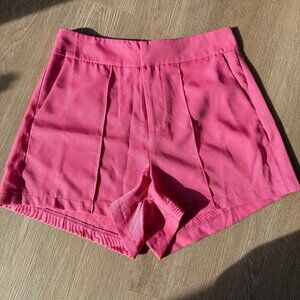 Nikkis Beach House Tailored Pink Shorts (size Small)